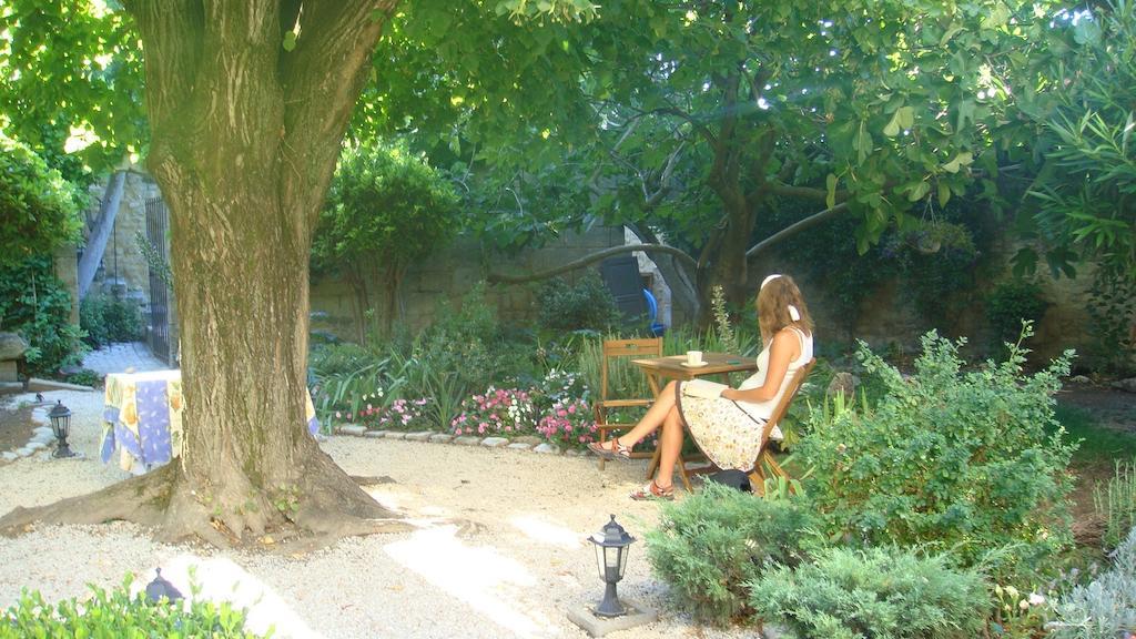 Le Richelieu Bed & Breakfast Uzès Екстериор снимка