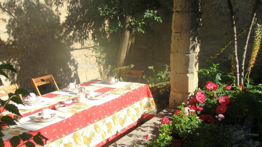 Le Richelieu Bed & Breakfast Uzès Екстериор снимка