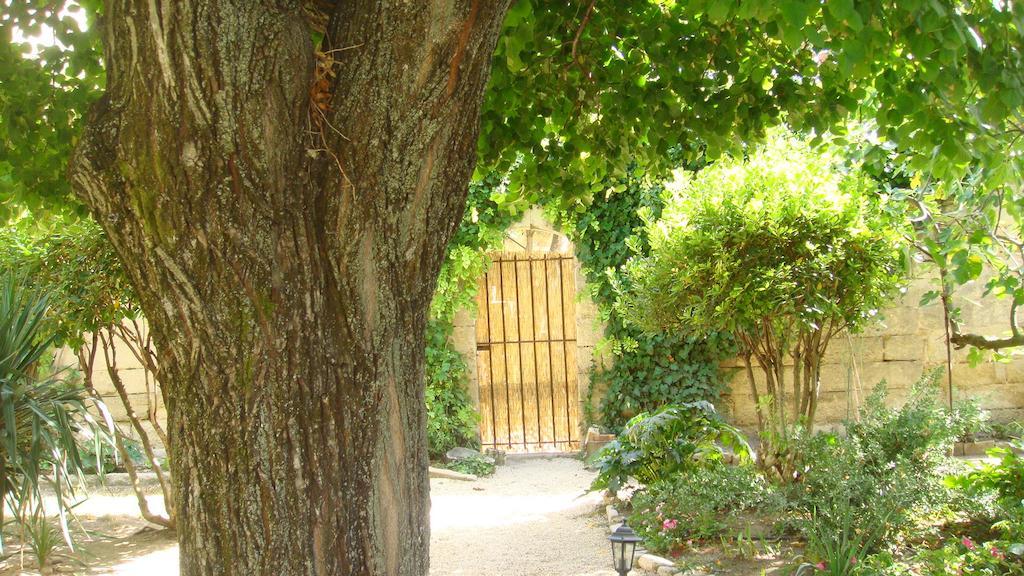 Le Richelieu Bed & Breakfast Uzès Екстериор снимка