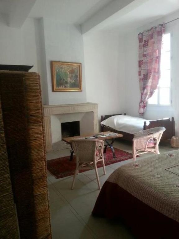 Le Richelieu Bed & Breakfast Uzès Екстериор снимка