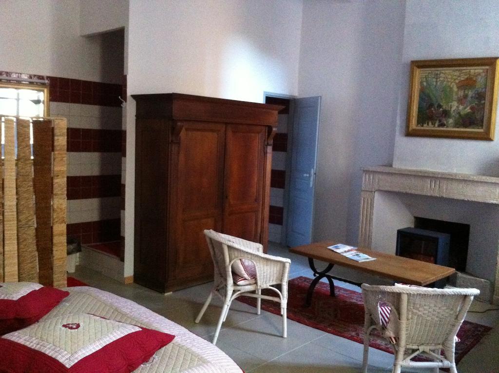 Le Richelieu Bed & Breakfast Uzès Екстериор снимка