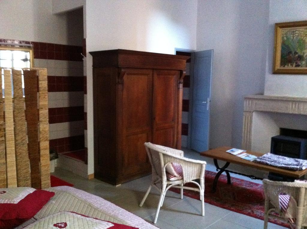 Le Richelieu Bed & Breakfast Uzès Екстериор снимка
